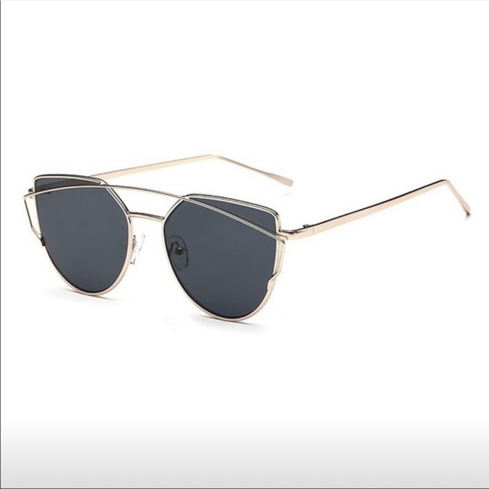 Cat-Eye Sunnies